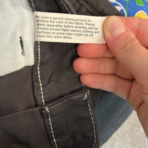 Eddie Bauer Legend Wash Stretch Slightly Curvy Chino Shorts - Size 2 - Picture 8 of 8